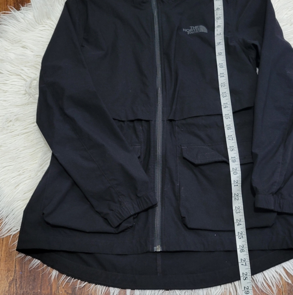 The North Face Black Lightweight Zip Jacket - Picture 6 of 12